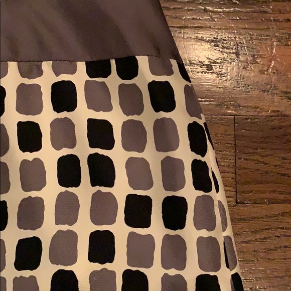 Anthropologie Skirt. Size 6. - Picture 2 of 5